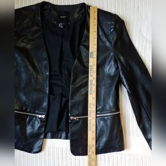 Forever 21 Moto Jacket Vegan Leather Cropped Black Silver Zippers Size S - Picture 4 of 10